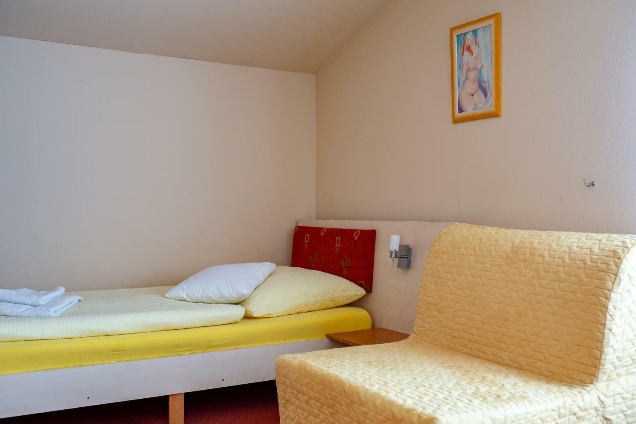 Penzion Na Kurtech Opava Exteriör bild